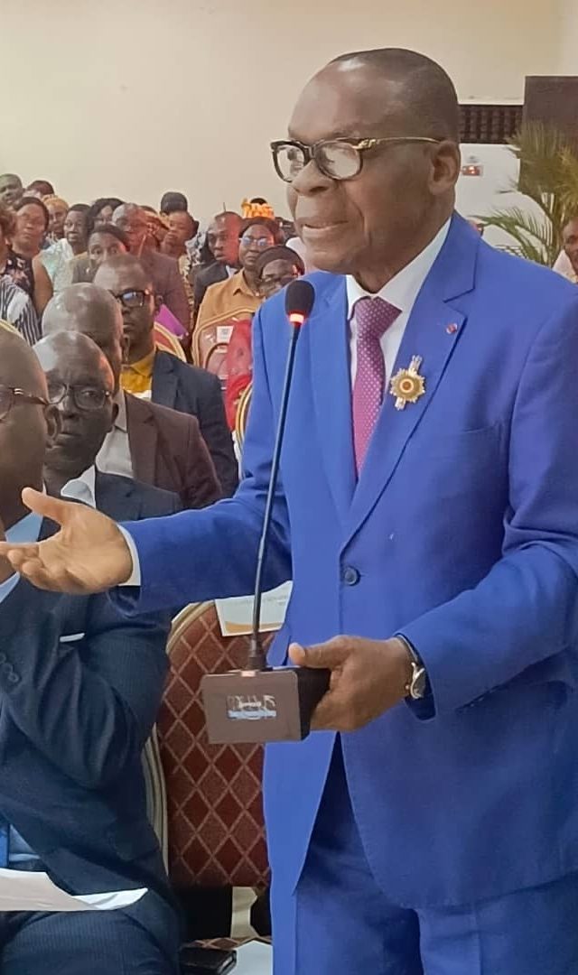 Le sénateur Victor Taukla
