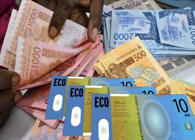 La monnaie unique est prévue , en principe, en 2027
