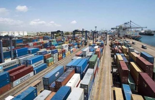 Des marchandises destinées aux pays de l'Hinterland