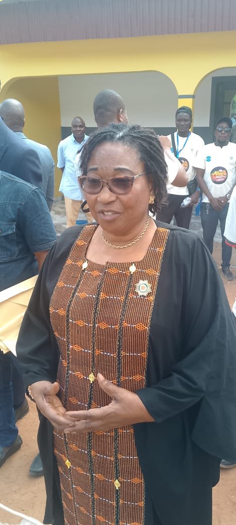 L'honorable Sati Lou Madeleine